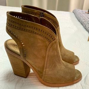 Vince Camuto 7 1/2 Olive Suede Koral Booties
